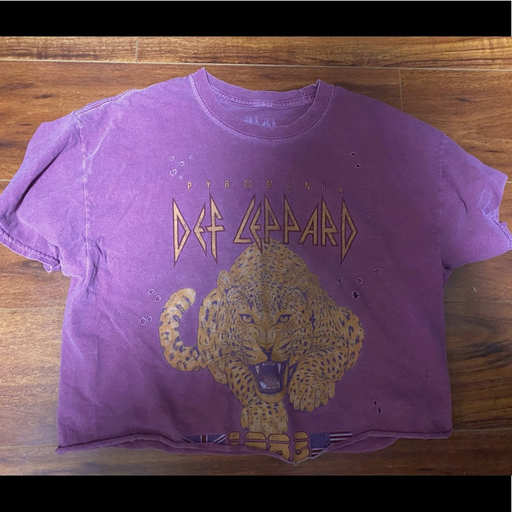 Def Leppard Crop Band Tee
